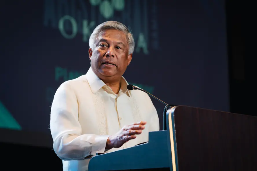 ประธาน PAGCOR ปฏิเสธข้อกล่าวหาผลประโยชน์ทับซ้อน หลังครอบครัวชนะสัญญากว่า 120 ล้านดอลลาร์