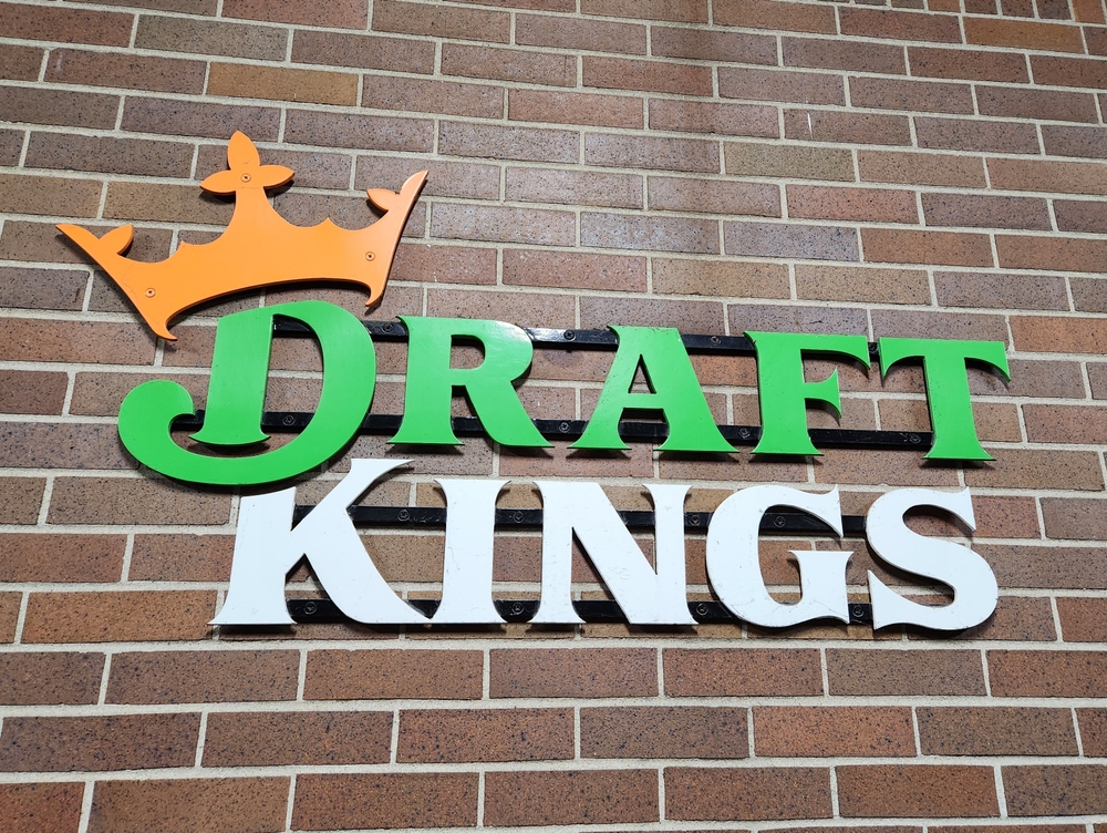 DraftKings กลายเป็นผู้ให้บริการเดิมพันกีฬาที่เป็นทางการของ ESPN