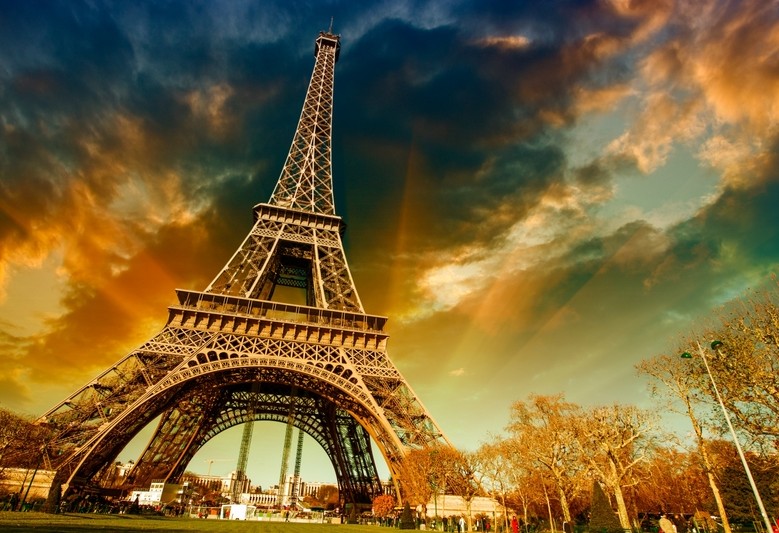 การอนุมัติถาวรสำหรับคลับเกมในกรุงปารีส