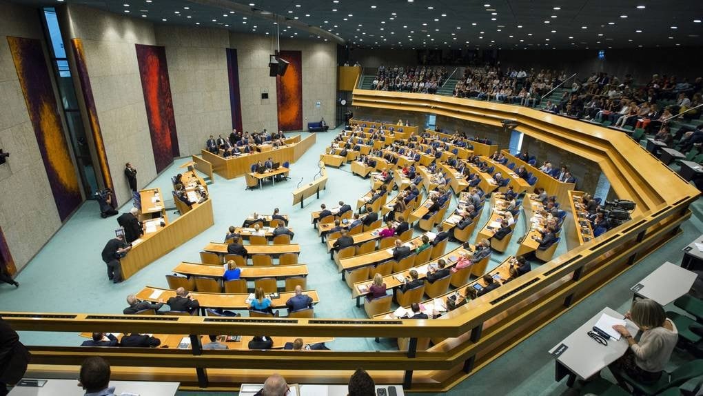 รัฐบาลชนกลุ่มน้อยเนเธอร์แลนด์เตรียมพิจารณาห้ามโฆษณาการพนันและจำกัดใบอนุญาต