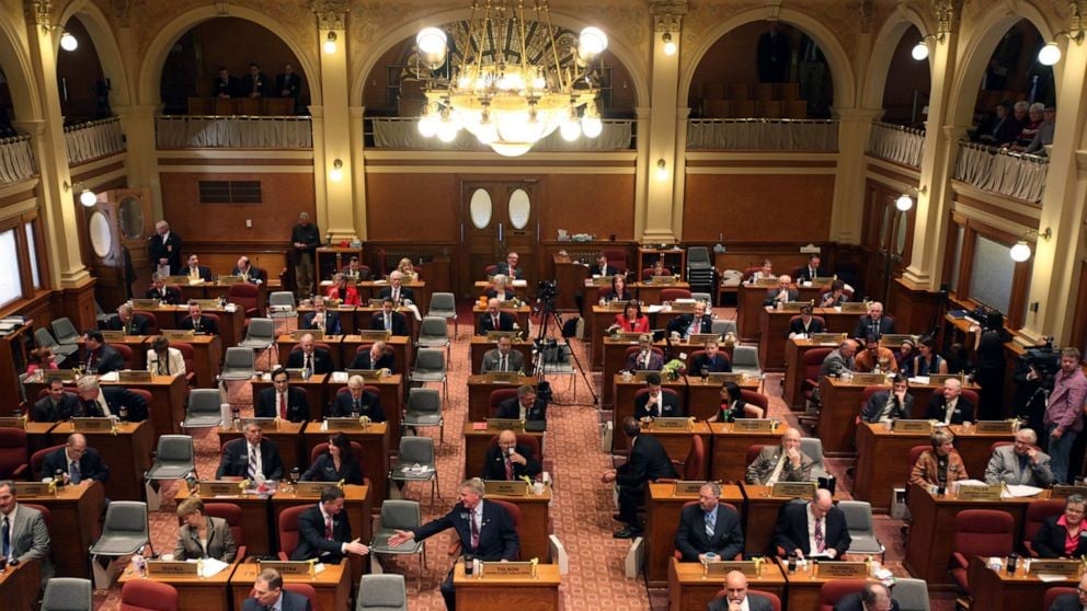 South Dakota อนุมัติร่างแก้ไขรัฐธรรมนูญ เปิดทางให้ลงประชามติเกี่ยวกับการเดิมพันกีฬาผ่านมือถือทั่วรัฐในปี 2026