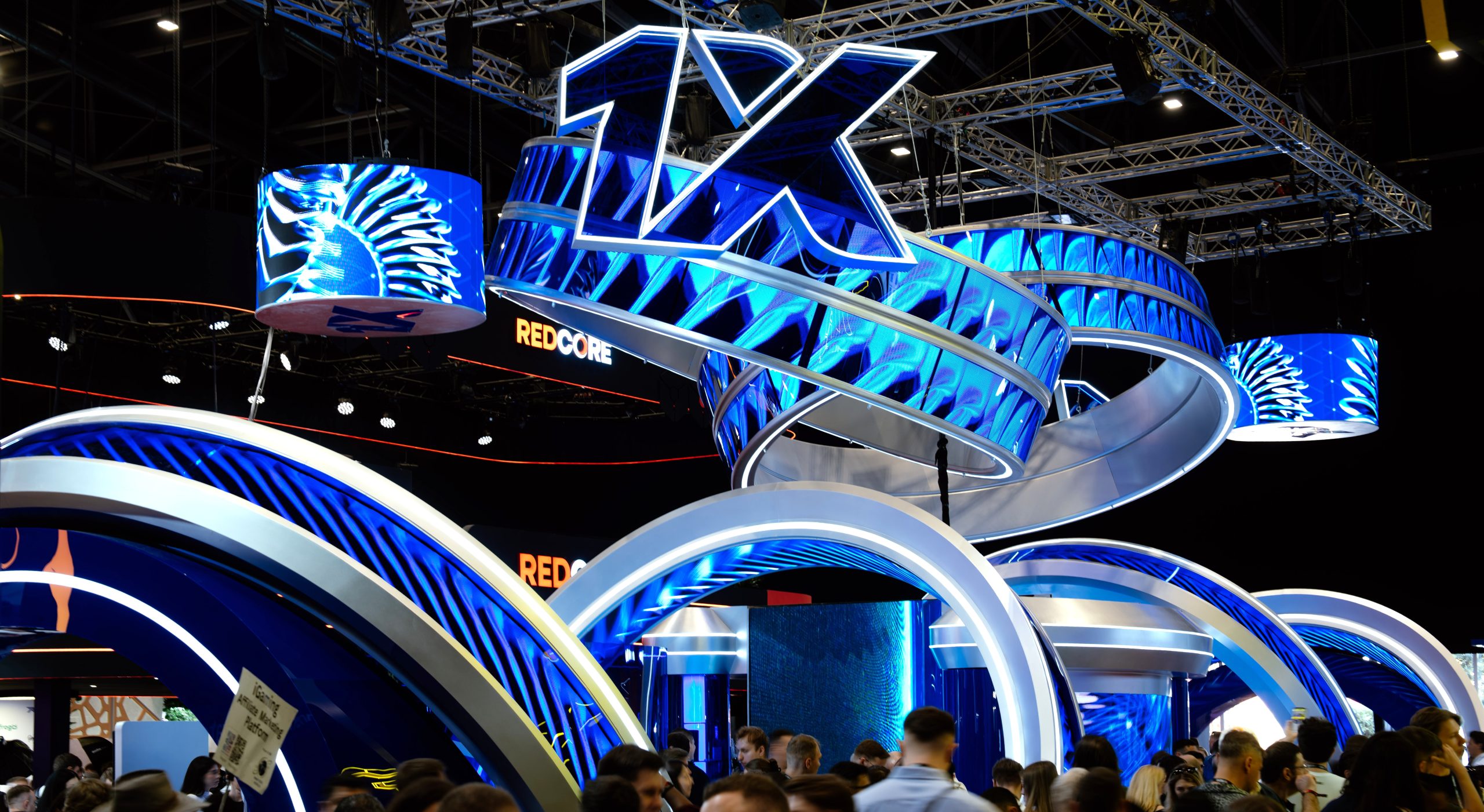 สะพานเชื่อมตลาดแอฟฟิลิเอตกับวงการฟุตบอลโลก: 1xAffiliates สร้างความไว้วางใจผ่านความร่วมมือ