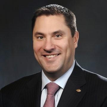 คลีฟ แอทคินสัน ได้รับตำแหน่งใหม่ที่เฟรนมอนต์ สตรีท ลาสเวกัส