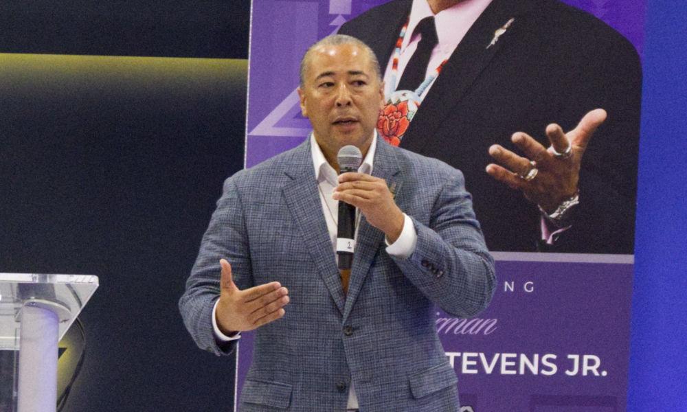 ประธาน IGA เตือนผู้นำชนเผ่าเรื่องสวีปสเตคและตลาดพยากรณ์ที่ผิดกฎหมาย พร้อมเรียกร้องให้ดำเนินการ