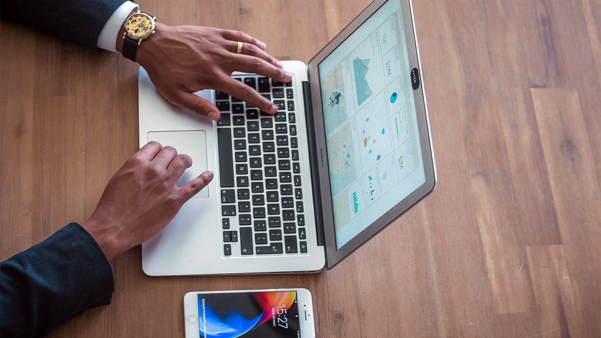 หุ่นยนต์แชท AI จากบริษัทเทคโนโลยียักษ์ใหญ่แนะนำคาสิโนออนไลน์ผิดกฎหมายในสหราชอาณาจักร