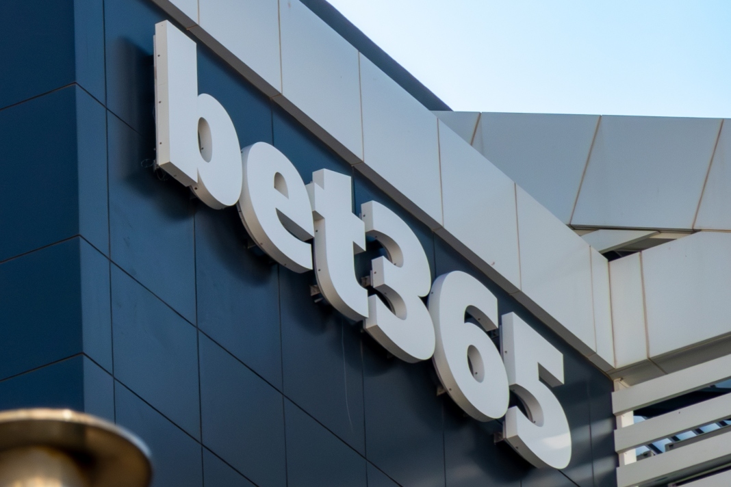 Bet365 ประกาศเลิกจ้าง 340 ตำแหน่ง ในสโตก มอลตา ยิบรอลตาร์ หลังภาษีการพนันที่สูงขึ้นกดดันธุรกิจ
